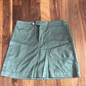 New with tags banana republic, army, green khaki skirt